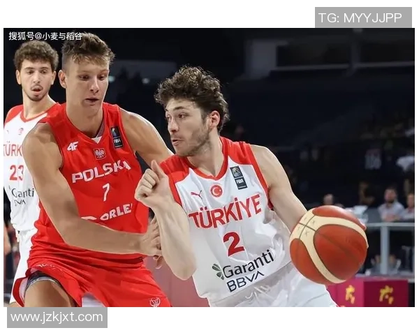 恒大与梅州铁汉激战正酣谁能在这场较量中笑到最后